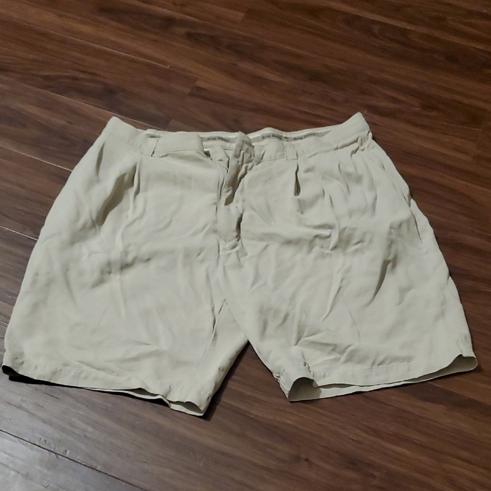 Tommy Bahama 100% Silk Cream Flat Front Shorts